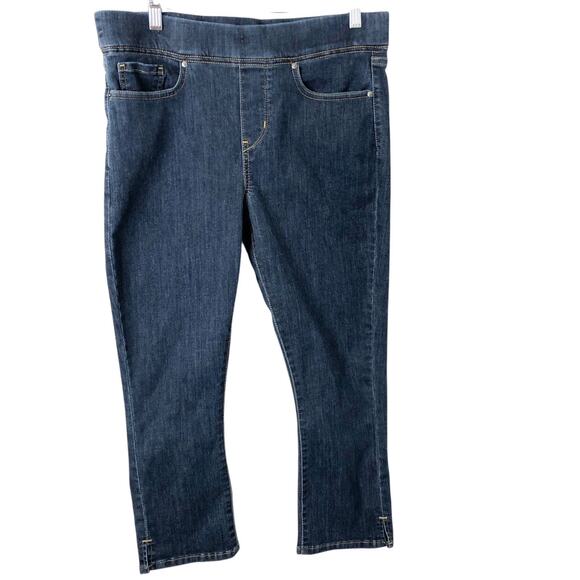 Signature by Levi Strauss Women's Totally Shaping Pull-On Capri Jeans Size 32x23 - Picture 1 of 8